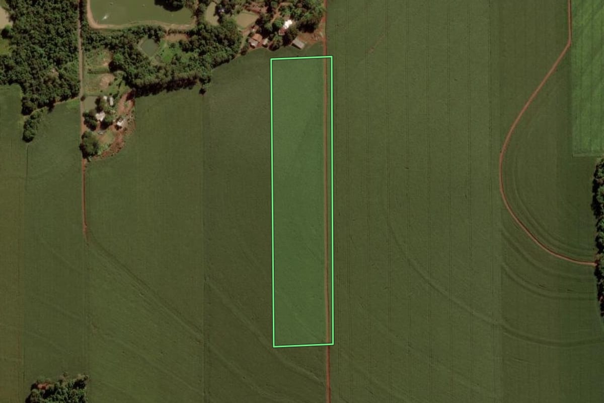 Imagem de satélite do imóvel rural em Marechal Cândido Rondon (PR), com o contorno declarado no CAR desenhado por cima.