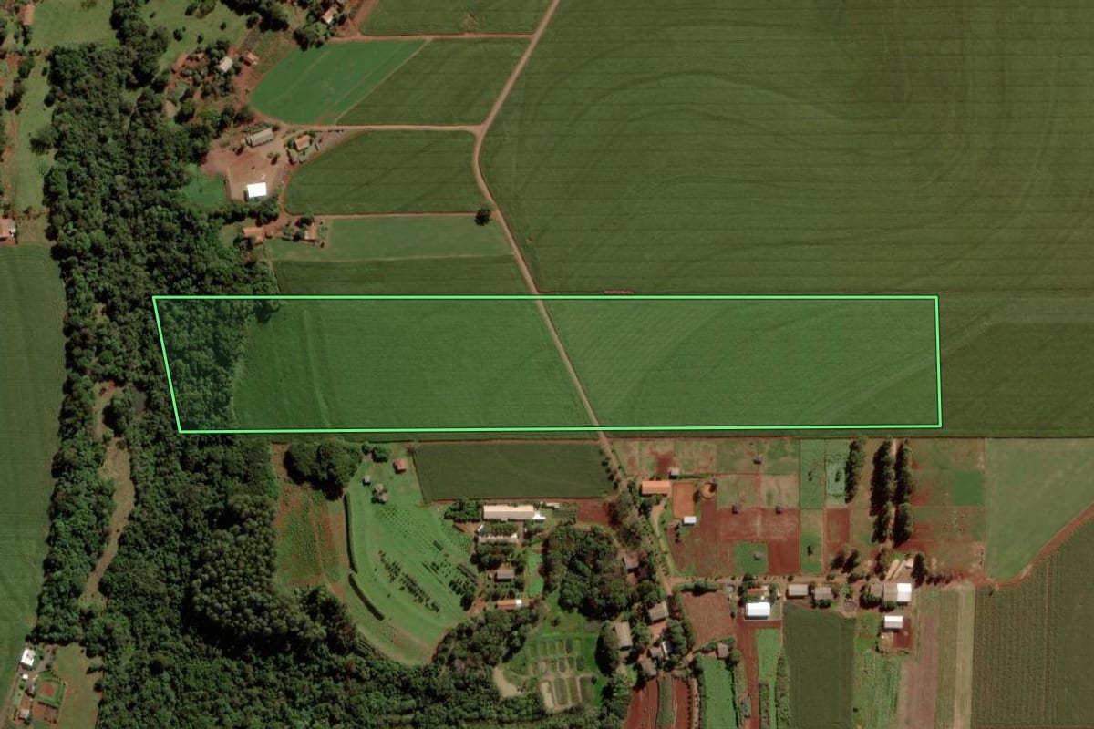 Imagem de satélite do imóvel rural em Marechal Cândido Rondon (PR), com o contorno declarado no CAR desenhado por cima.
