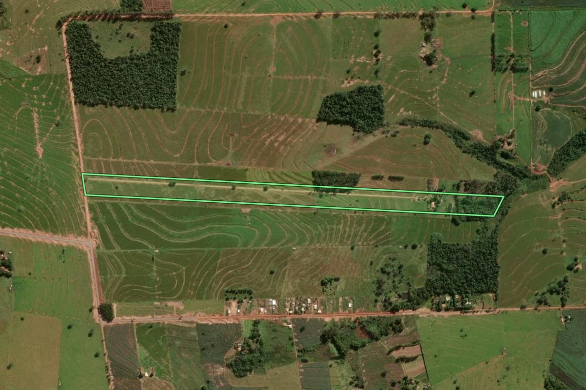Imagem de satélite do imóvel rural em Maria Helena (PR), com o contorno declarado no CAR desenhado por cima.