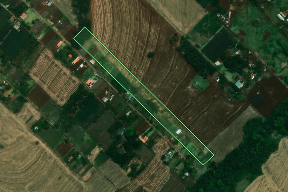Imagem de satélite do imóvel rural em Marialva (PR), com o contorno declarado no CAR desenhado por cima.
