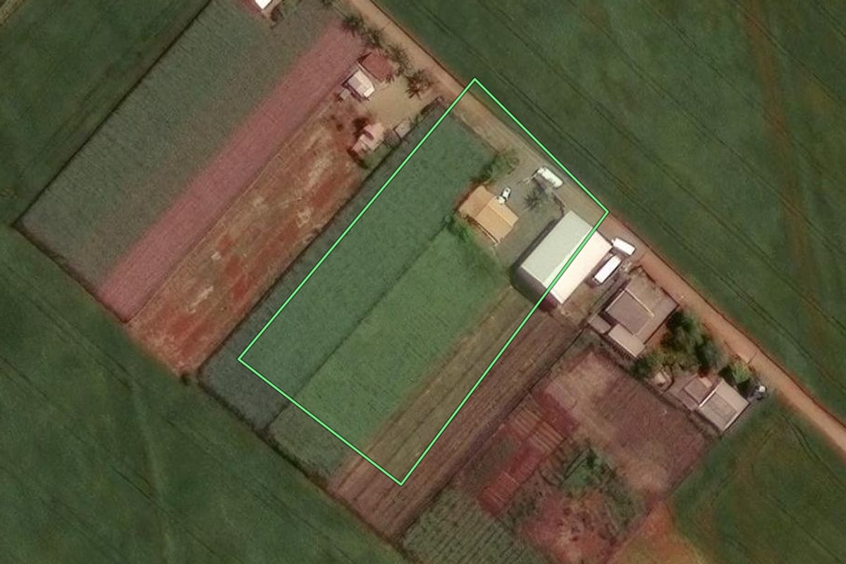 Imagem de satélite do imóvel rural em Marialva (PR), com o contorno declarado no CAR desenhado por cima.