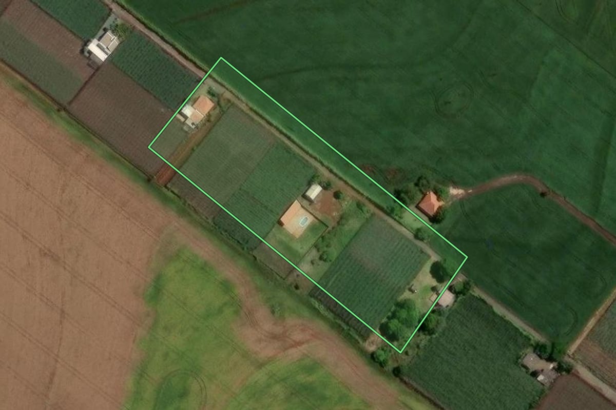 Imagem de satélite do imóvel rural em Marialva (PR), com o contorno declarado no CAR desenhado por cima.