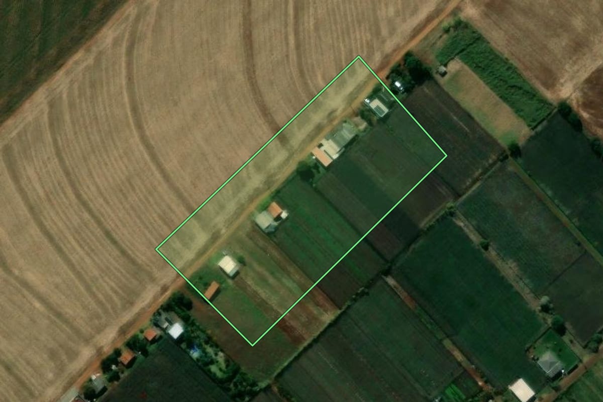 Imagem de satélite do imóvel rural em Marialva (PR), com o contorno declarado no CAR desenhado por cima.