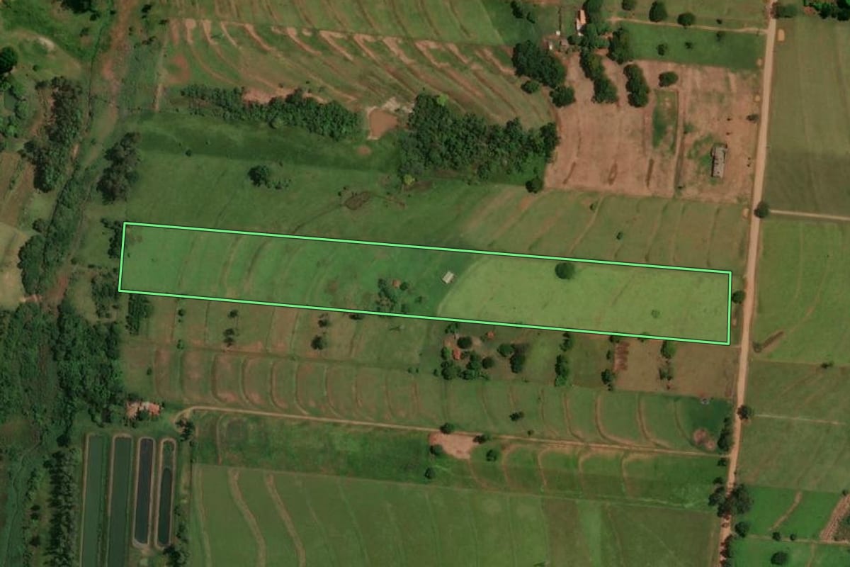 Imagem de satélite do imóvel rural em Mariluz (PR), com o contorno declarado no CAR desenhado por cima.