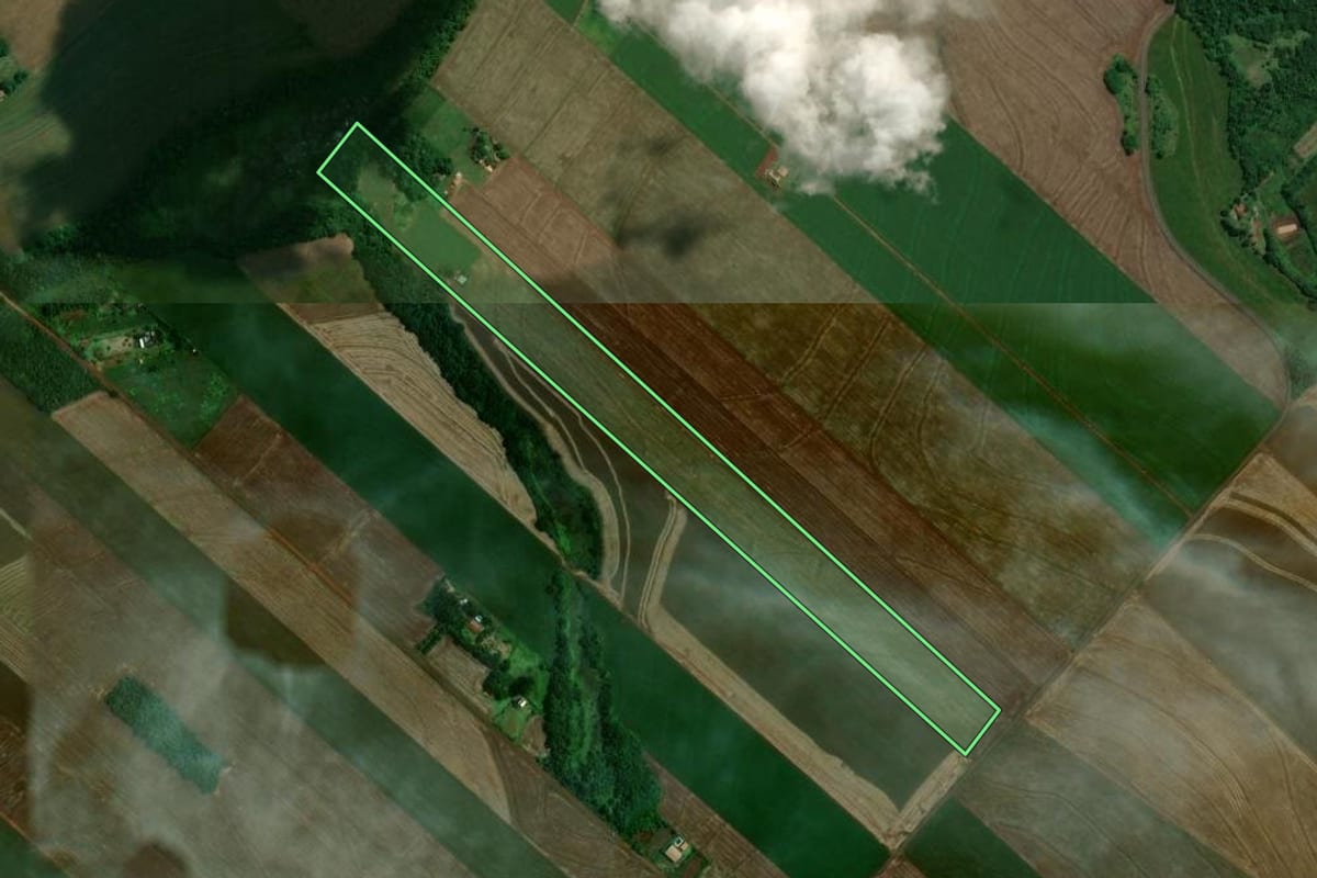 Imagem de satélite do imóvel rural em Maringá (PR), com o contorno declarado no CAR desenhado por cima.