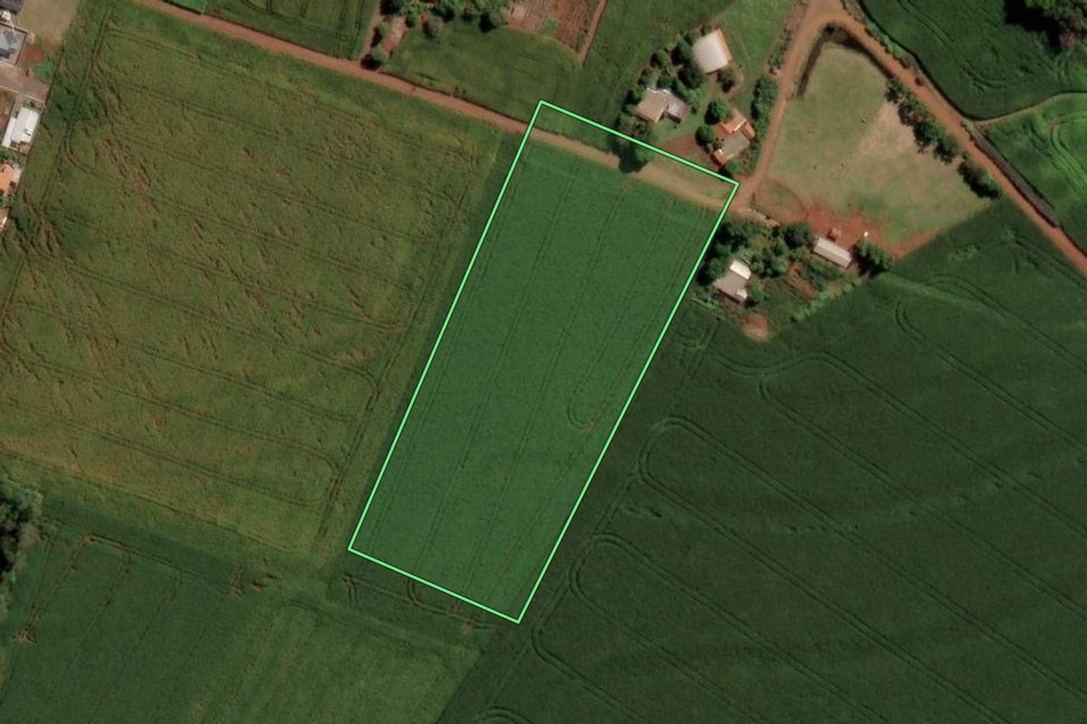 Imagem de satélite do imóvel rural em Maripá (PR), com o contorno declarado no CAR desenhado por cima.