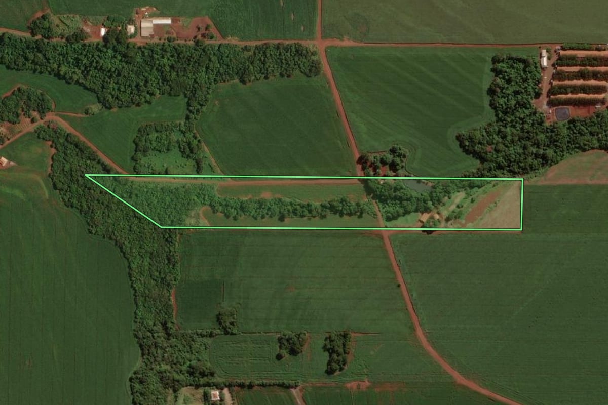 Imagem de satélite do imóvel rural em Maripá (PR), com o contorno declarado no CAR desenhado por cima.