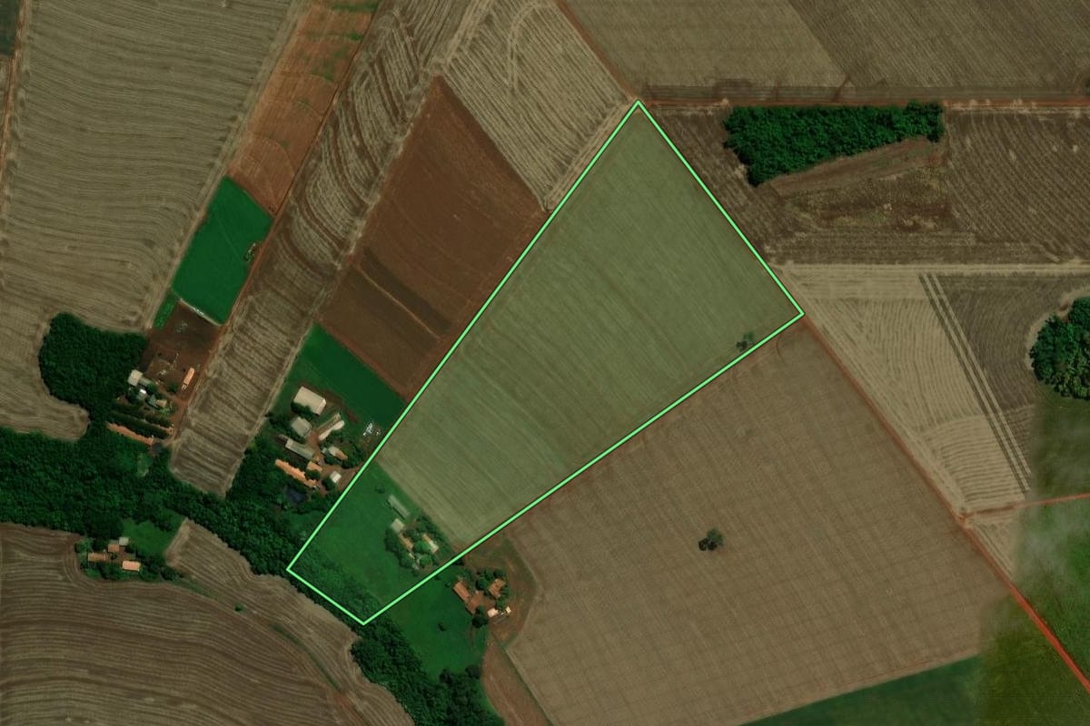 Imagem de satélite do imóvel rural em Maripá (PR), com o contorno declarado no CAR desenhado por cima.