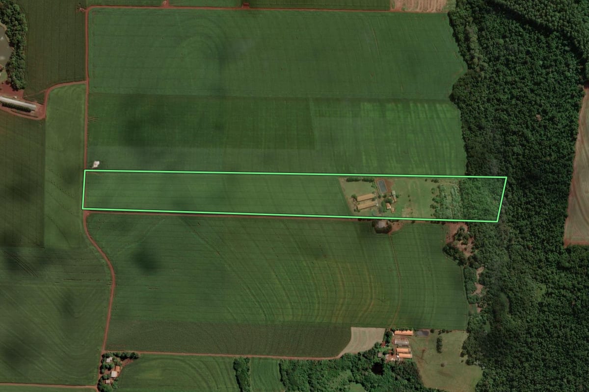 Imagem de satélite do imóvel rural em Maripá (PR), com o contorno declarado no CAR desenhado por cima.