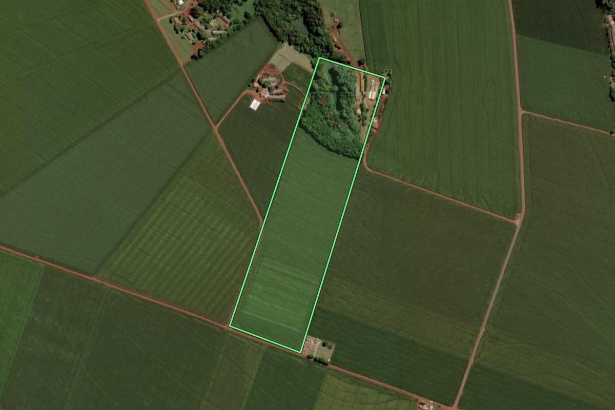Imagem de satélite do imóvel rural em Maripá (PR), com o contorno declarado no CAR desenhado por cima.