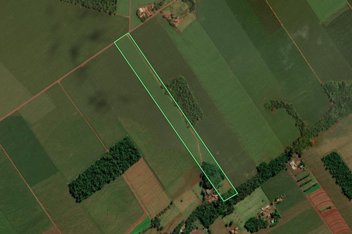 Imagem de satélite do imóvel rural em Maripá (PR), com o contorno declarado no CAR desenhado por cima.