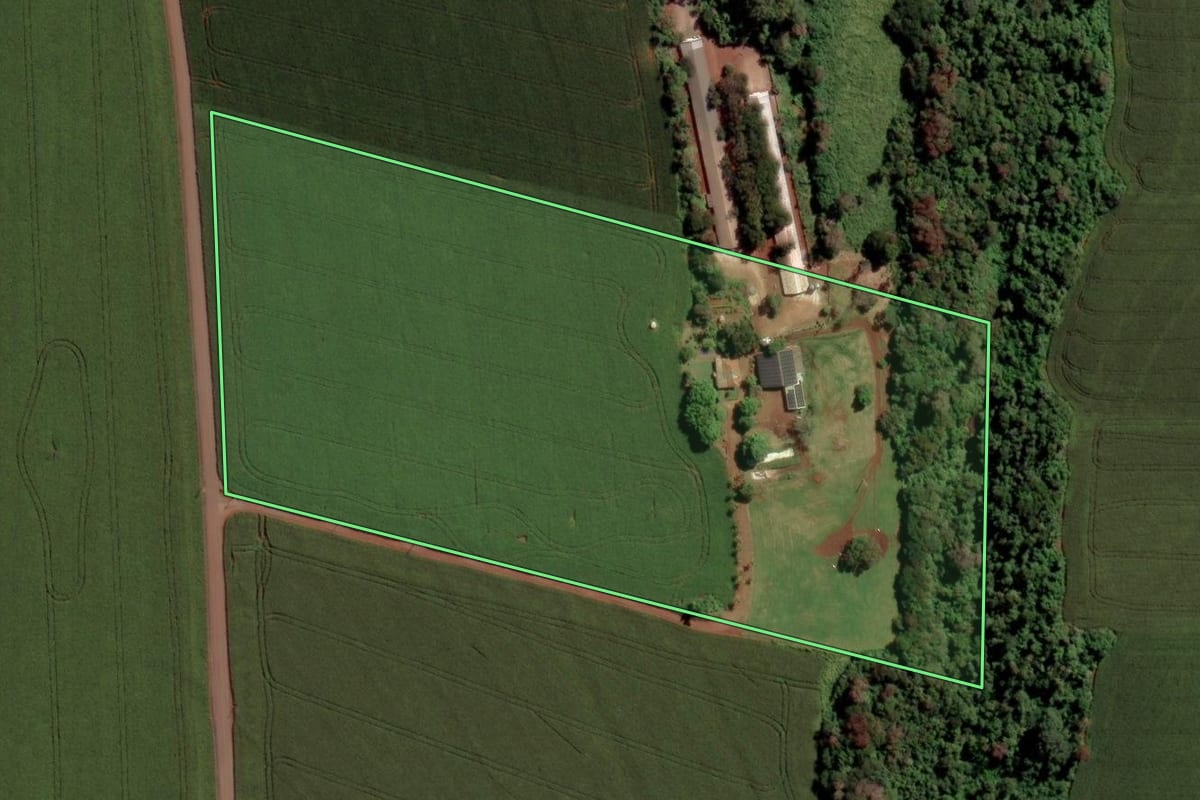 Imagem de satélite do imóvel rural em Maripá (PR), com o contorno declarado no CAR desenhado por cima.