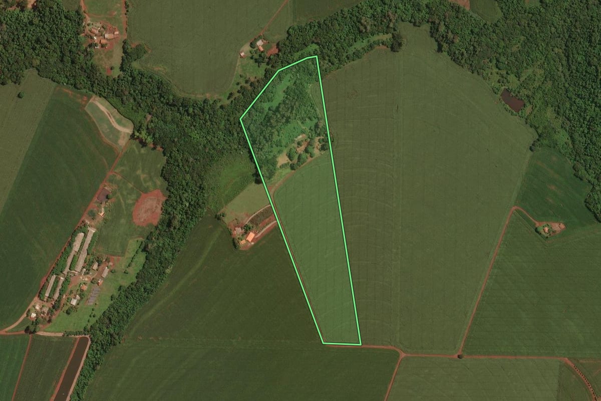 Imagem de satélite do imóvel rural em Maripá (PR), com o contorno declarado no CAR desenhado por cima.