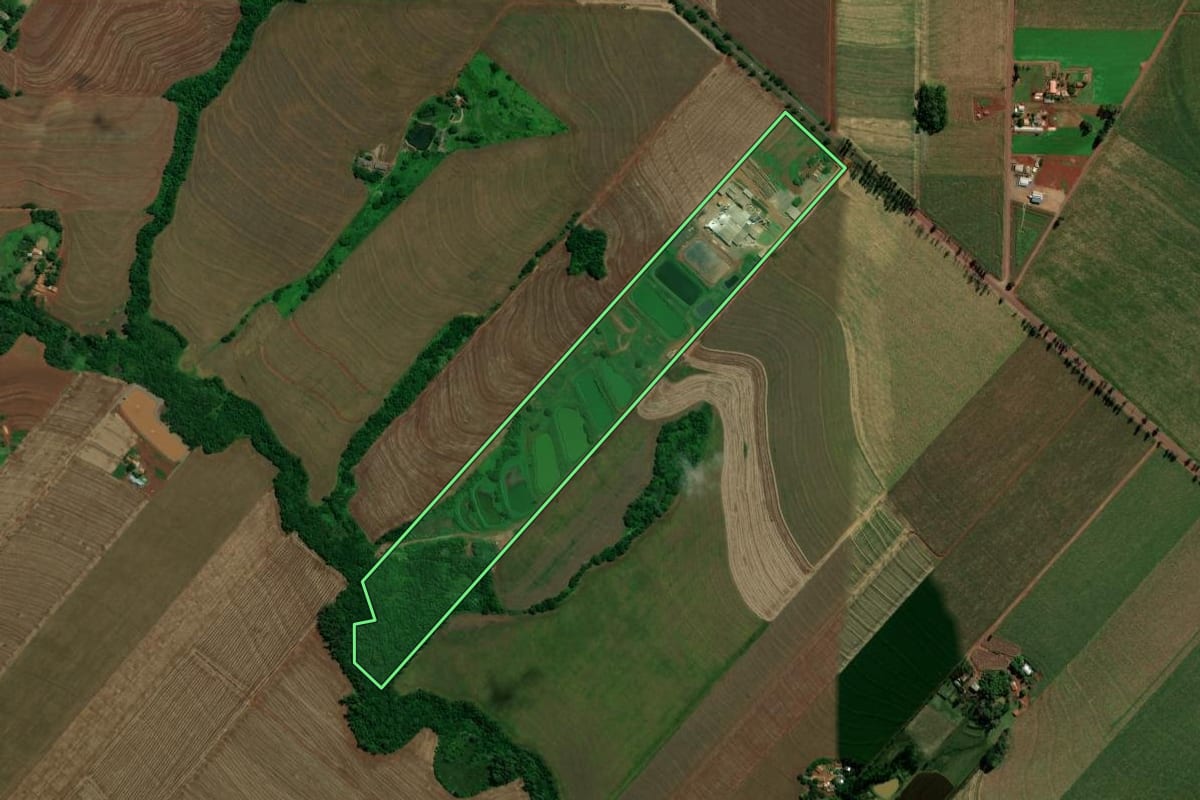 Imagem de satélite do imóvel rural em Maripá (PR), com o contorno declarado no CAR desenhado por cima.
