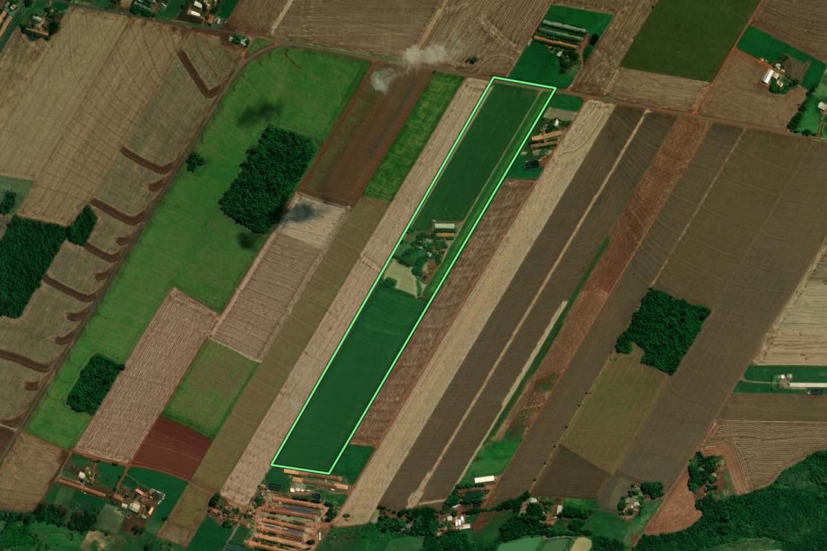 Imagem de satélite do imóvel rural em Maripá (PR), com o contorno declarado no CAR desenhado por cima.