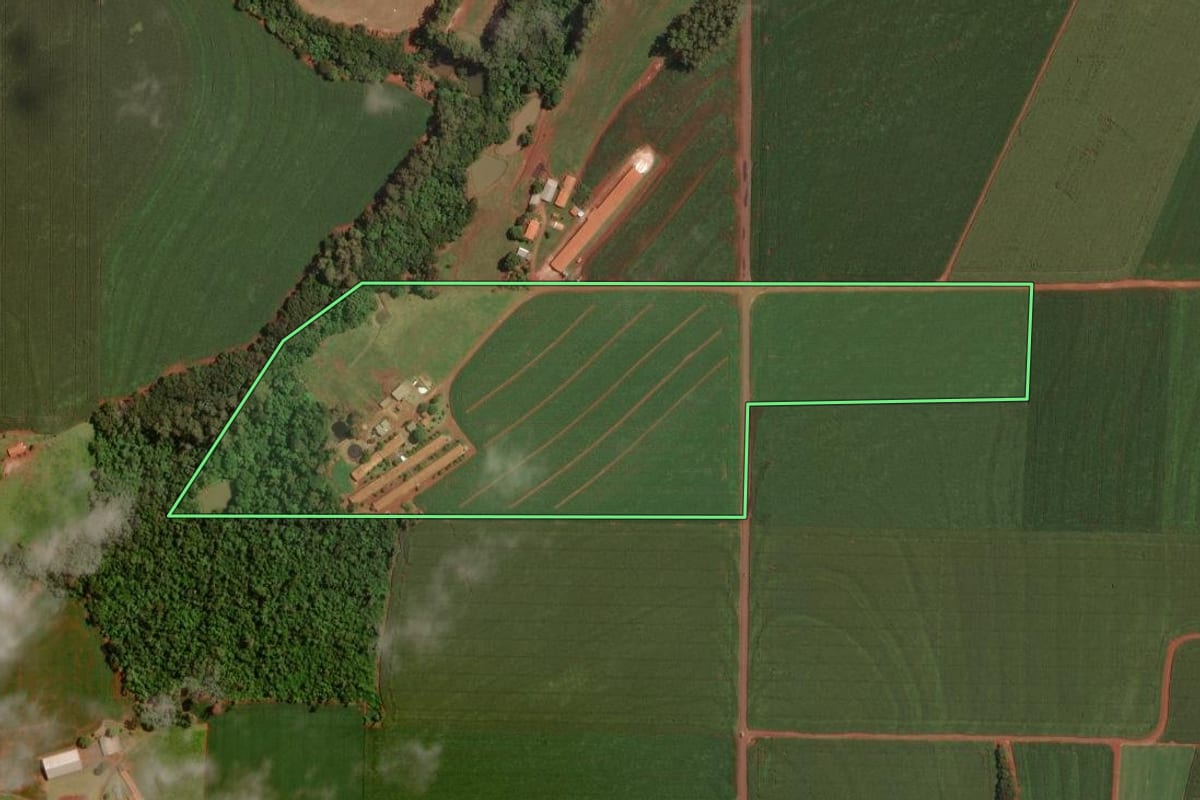 Imagem de satélite do imóvel rural em Maripá (PR), com o contorno declarado no CAR desenhado por cima.