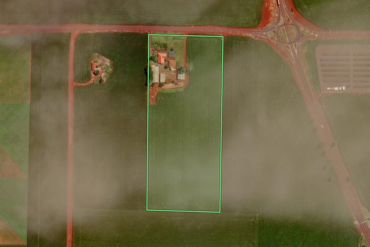 Imagem de satélite do imóvel rural em Maripá (PR), com o contorno declarado no CAR desenhado por cima.