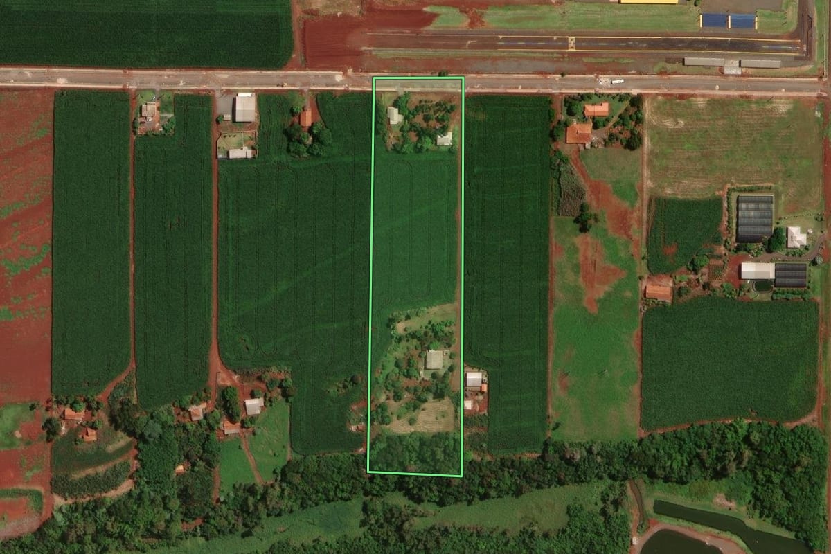 Imagem de satélite do imóvel rural em Maripá (PR), com o contorno declarado no CAR desenhado por cima.
