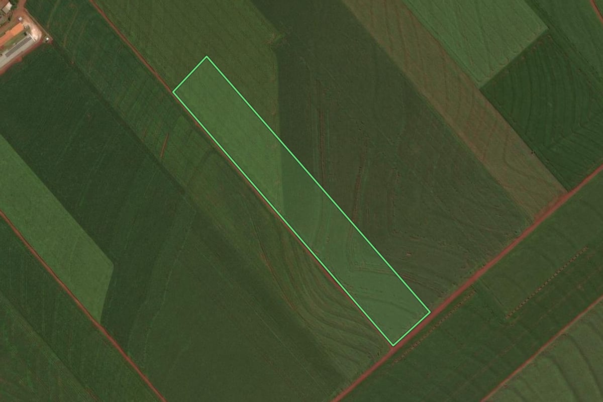 Imagem de satélite do imóvel rural em Maripá (PR), com o contorno declarado no CAR desenhado por cima.