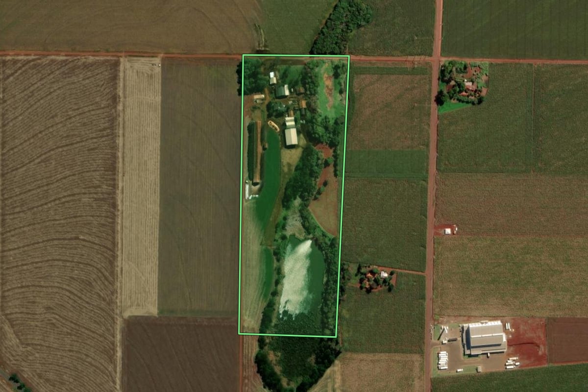 Imagem de satélite do imóvel rural em Maripá (PR), com o contorno declarado no CAR desenhado por cima.