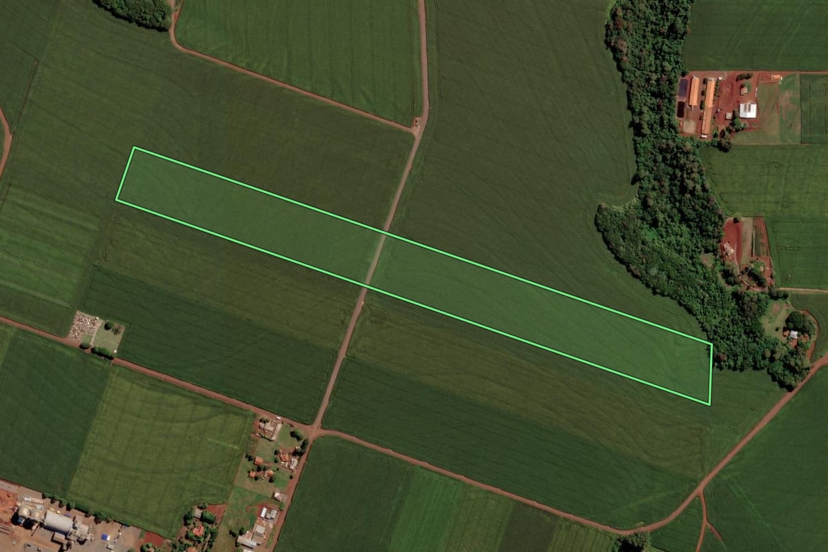 Imagem de satélite do imóvel rural em Maripá (PR), com o contorno declarado no CAR desenhado por cima.