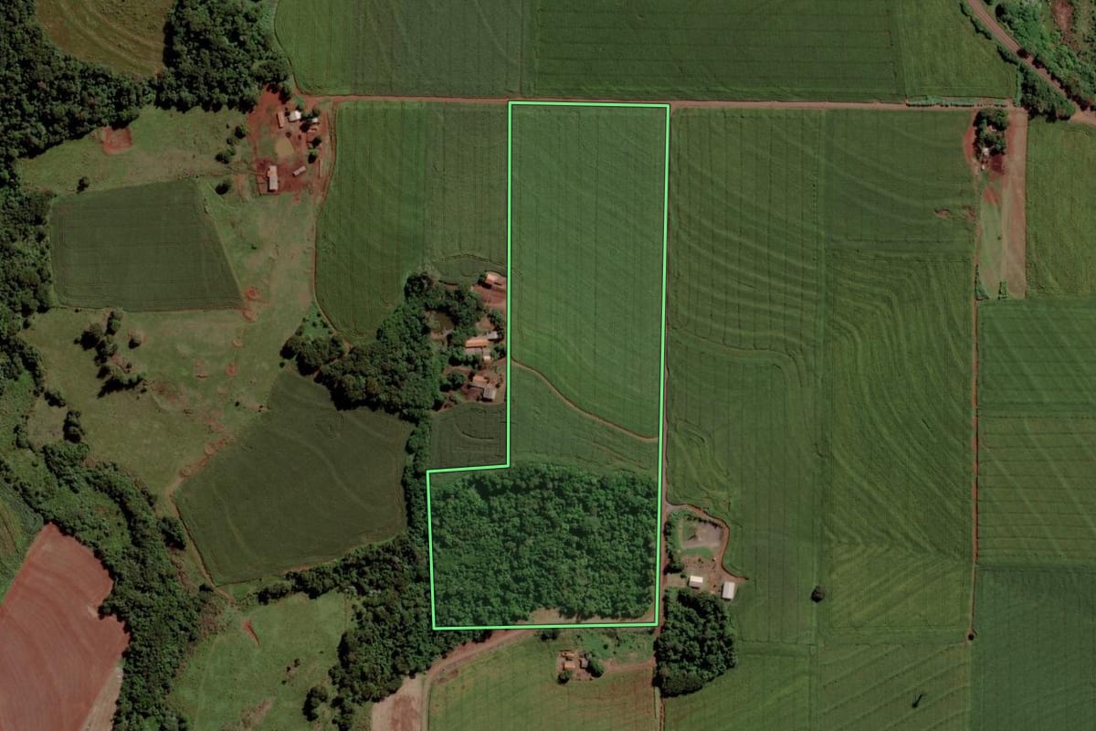 Imagem de satélite do imóvel rural em Maripá (PR), com o contorno declarado no CAR desenhado por cima.