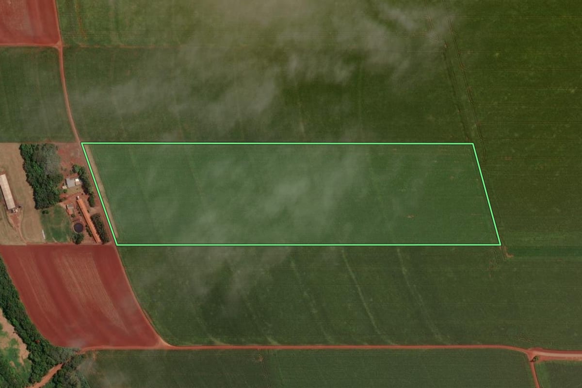Imagem de satélite do imóvel rural em Maripá (PR), com o contorno declarado no CAR desenhado por cima.