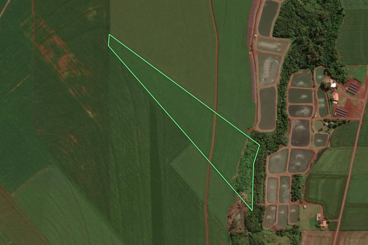 Imagem de satélite do imóvel rural em Maripá (PR), com o contorno declarado no CAR desenhado por cima.