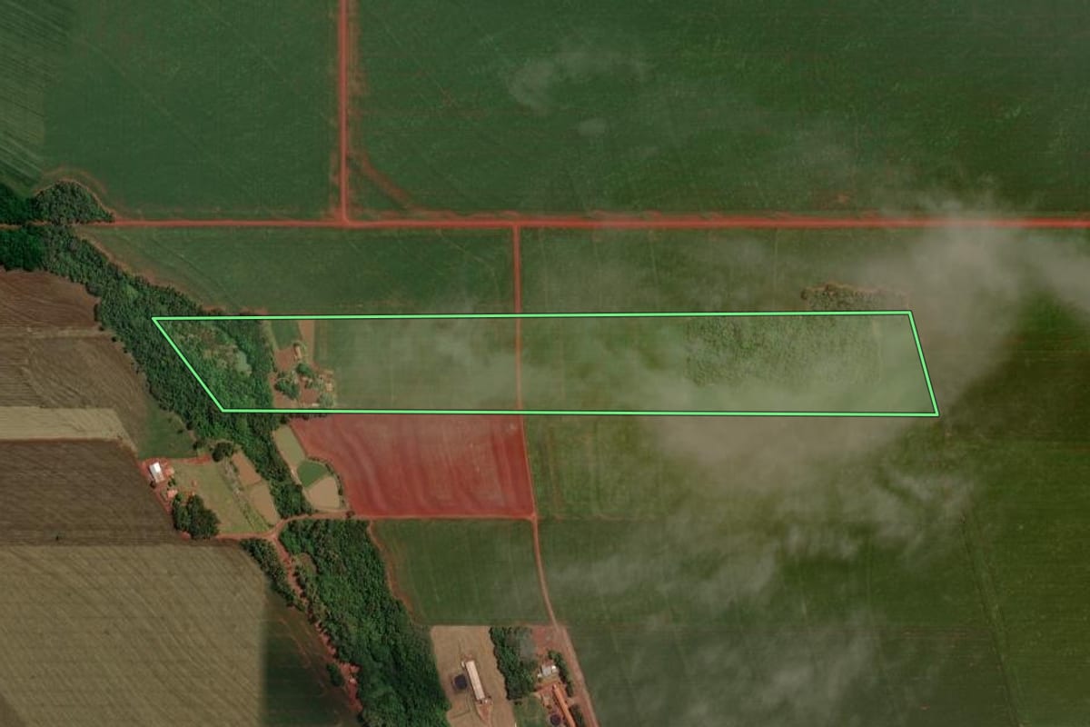 Imagem de satélite do imóvel rural em Maripá (PR), com o contorno declarado no CAR desenhado por cima.