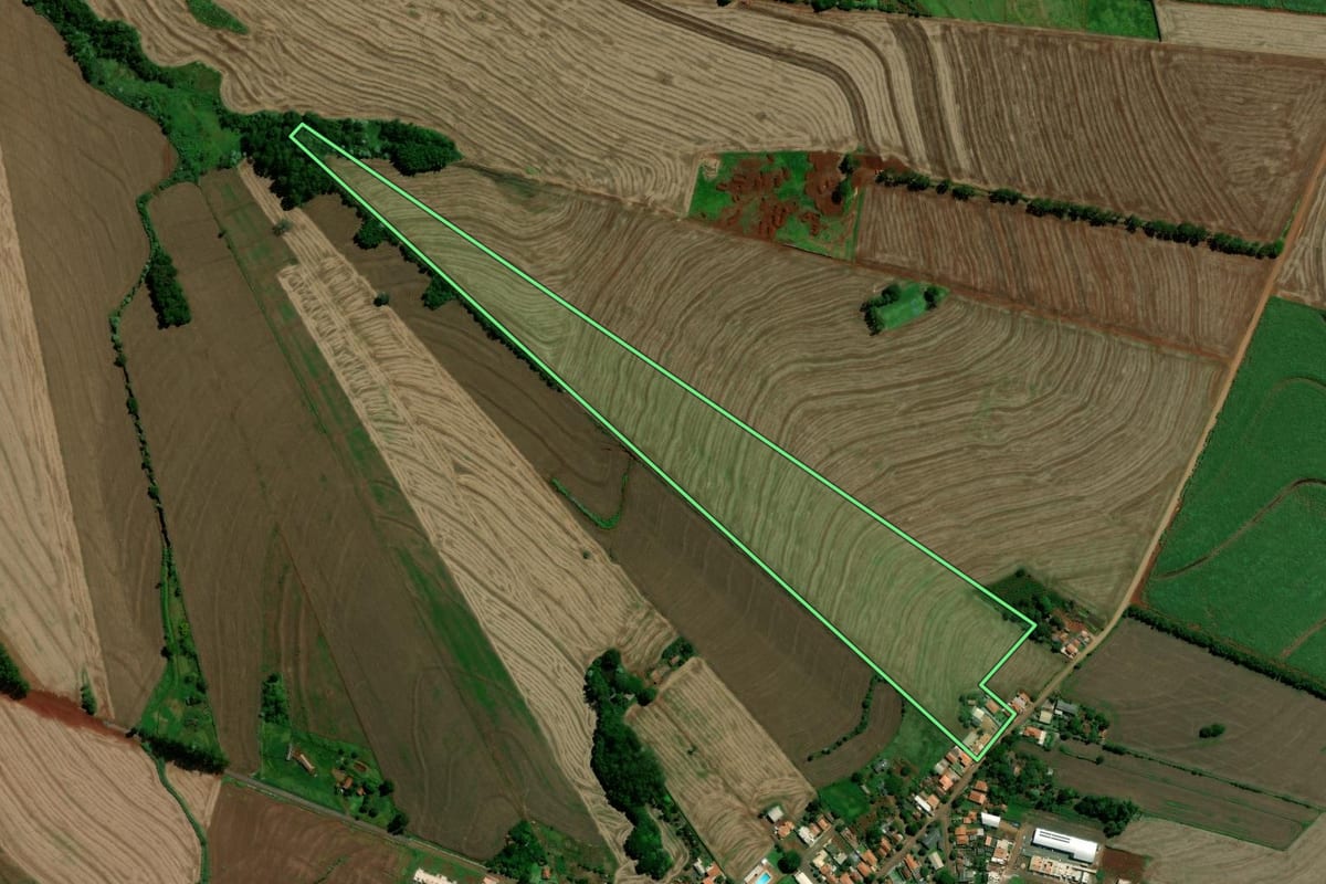 Imagem de satélite do imóvel rural em Marumbi (PR), com o contorno declarado no CAR desenhado por cima.