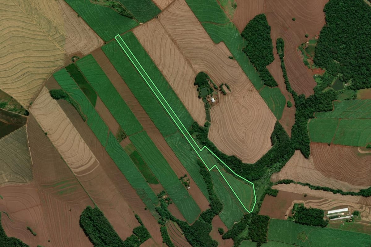 Imagem de satélite do imóvel rural em Marumbi (PR), com o contorno declarado no CAR desenhado por cima.