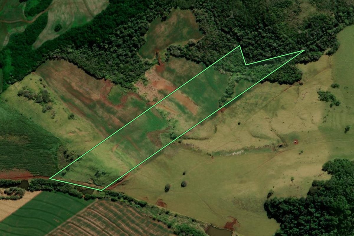 Imagem de satélite do imóvel rural em Marumbi (PR), com o contorno declarado no CAR desenhado por cima.