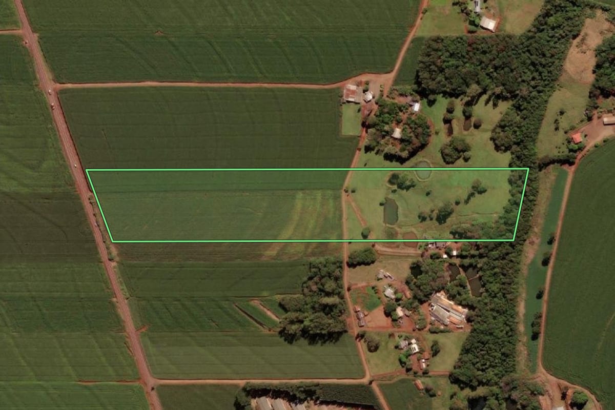 Imagem de satélite do imóvel rural em Medianeira (PR), com o contorno declarado no CAR desenhado por cima.