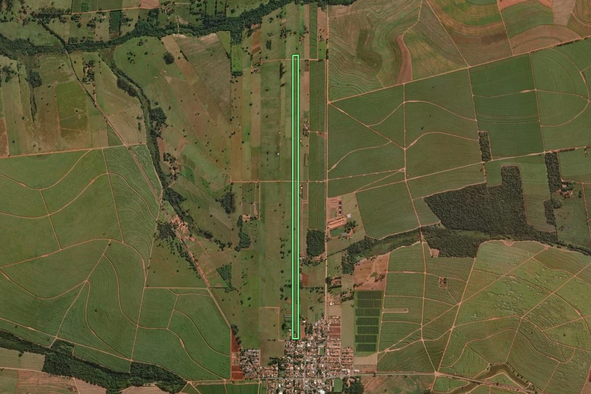 Imagem de satélite do imóvel rural em Miraselva (PR), com o contorno declarado no CAR desenhado por cima.