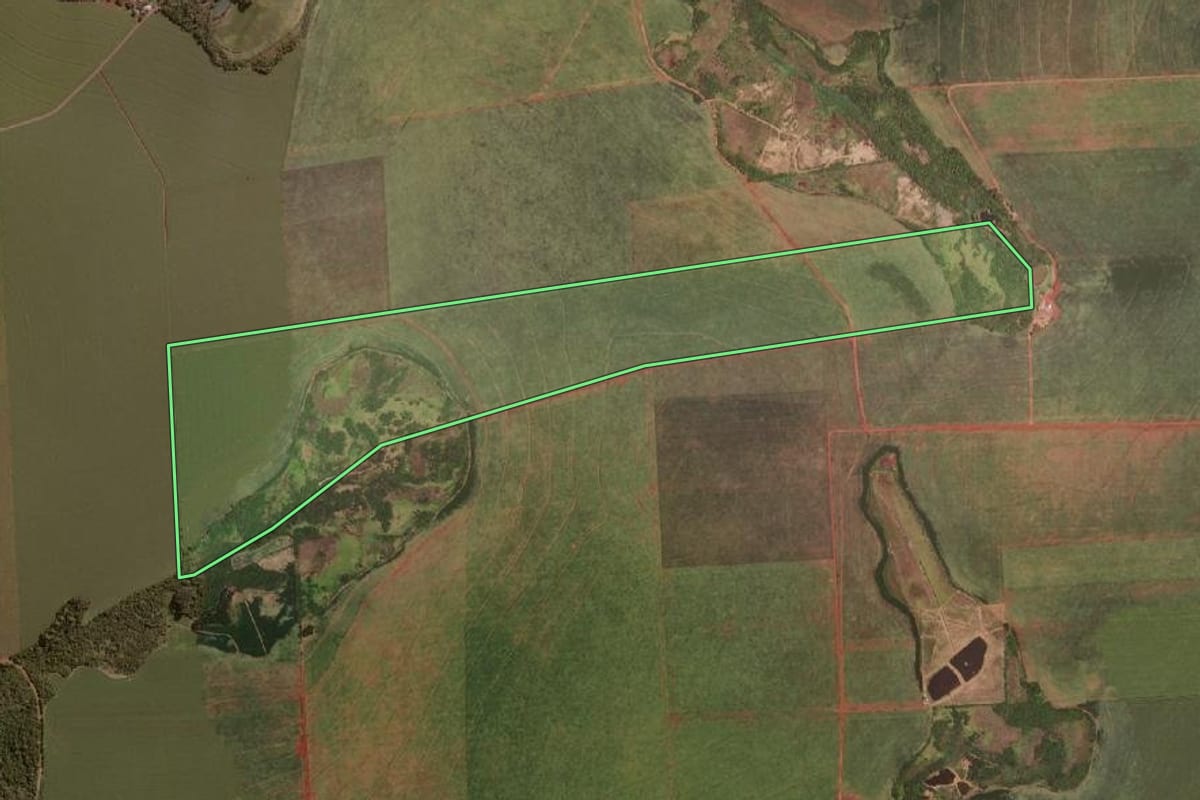 Imagem de satélite do imóvel rural em Missal (PR), com o contorno declarado no CAR desenhado por cima.