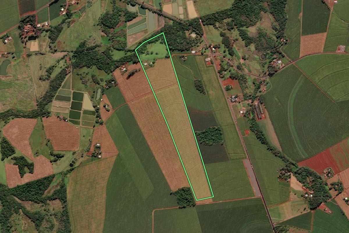 Imagem de satélite do imóvel rural em Missal (PR), com o contorno declarado no CAR desenhado por cima.