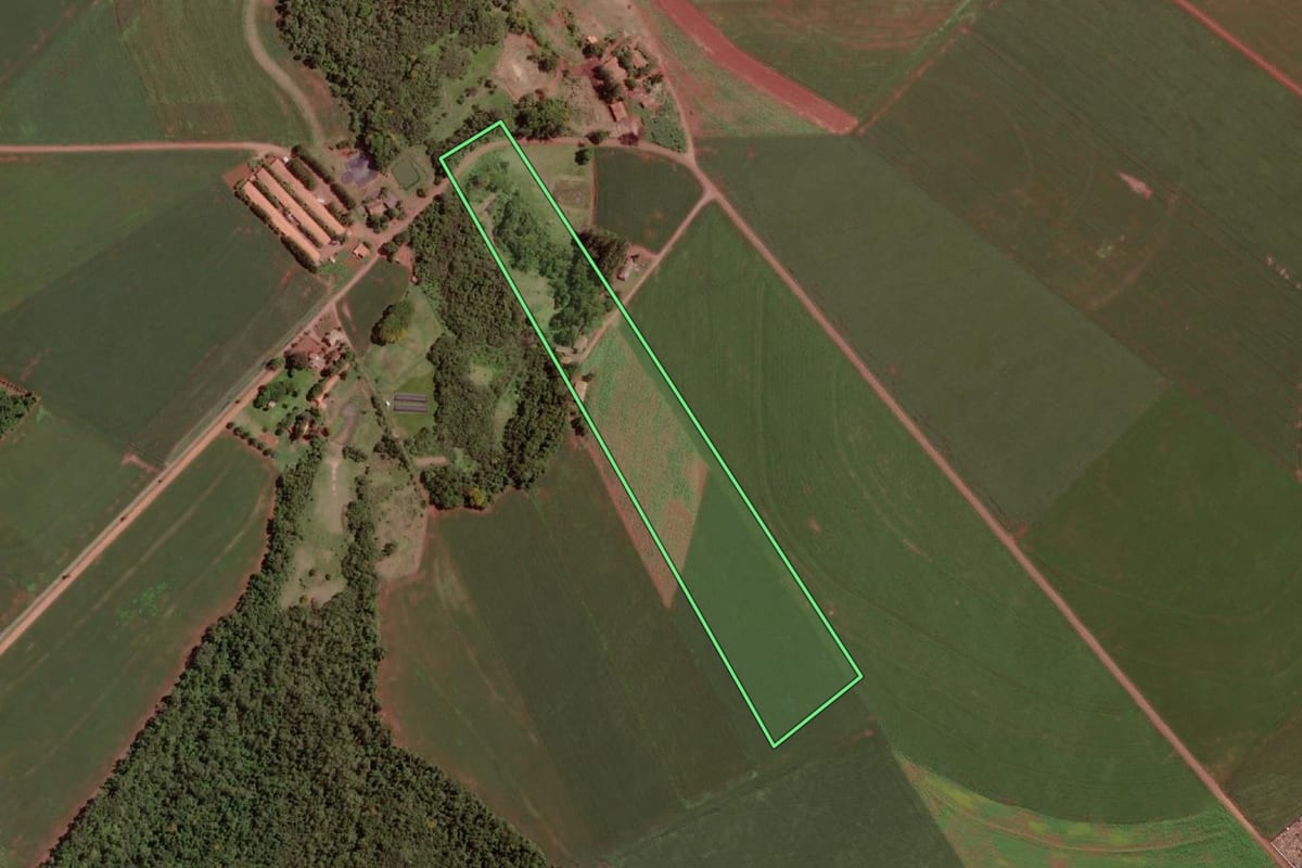 Imagem de satélite do imóvel rural em Missal (PR), com o contorno declarado no CAR desenhado por cima.