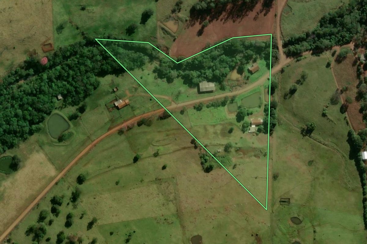 Imagem de satélite do imóvel rural em Missal (PR), com o contorno declarado no CAR desenhado por cima.