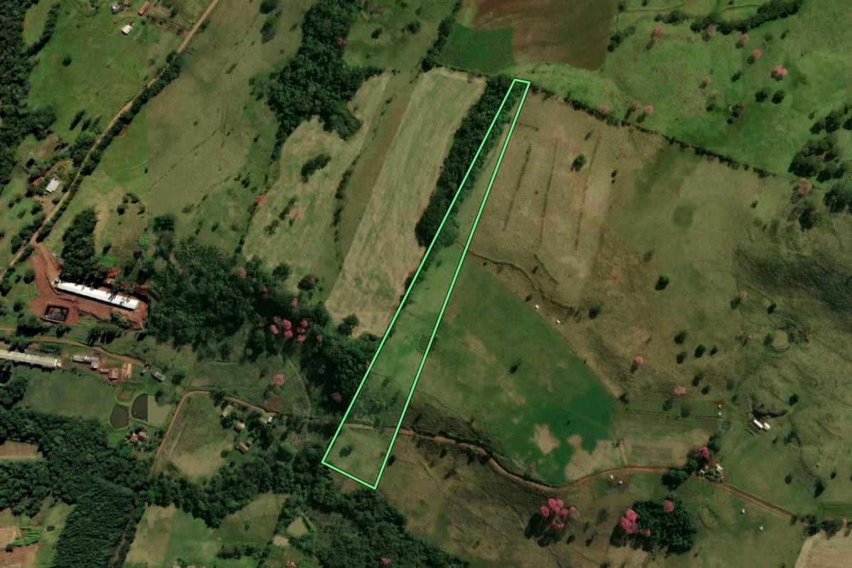 Imagem de satélite do imóvel rural em Missal (PR), com o contorno declarado no CAR desenhado por cima.