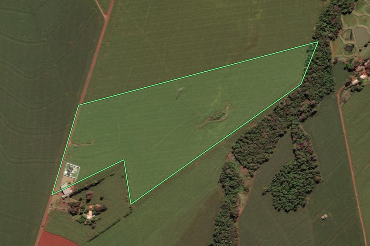Imagem de satélite do imóvel rural em Missal (PR), com o contorno declarado no CAR desenhado por cima.