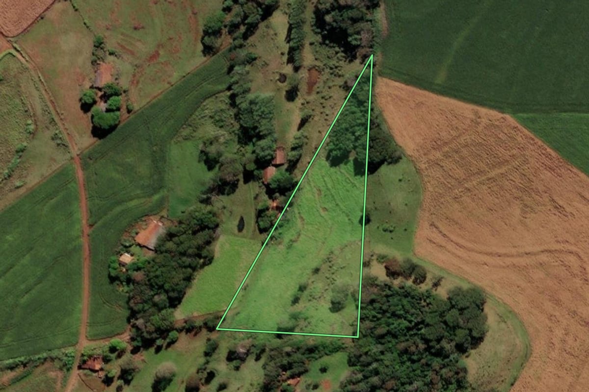 Imagem de satélite do imóvel rural em Missal (PR), com o contorno declarado no CAR desenhado por cima.