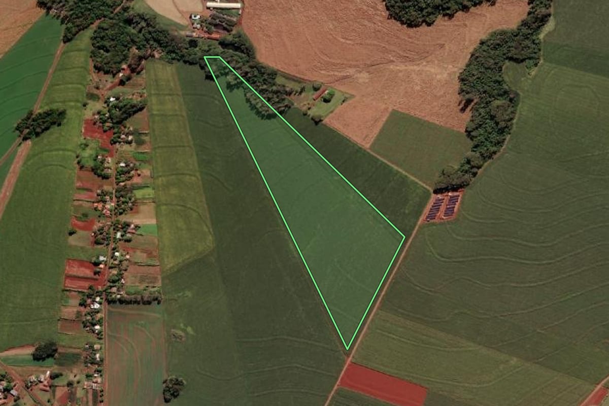 Imagem de satélite do imóvel rural em Missal (PR), com o contorno declarado no CAR desenhado por cima.