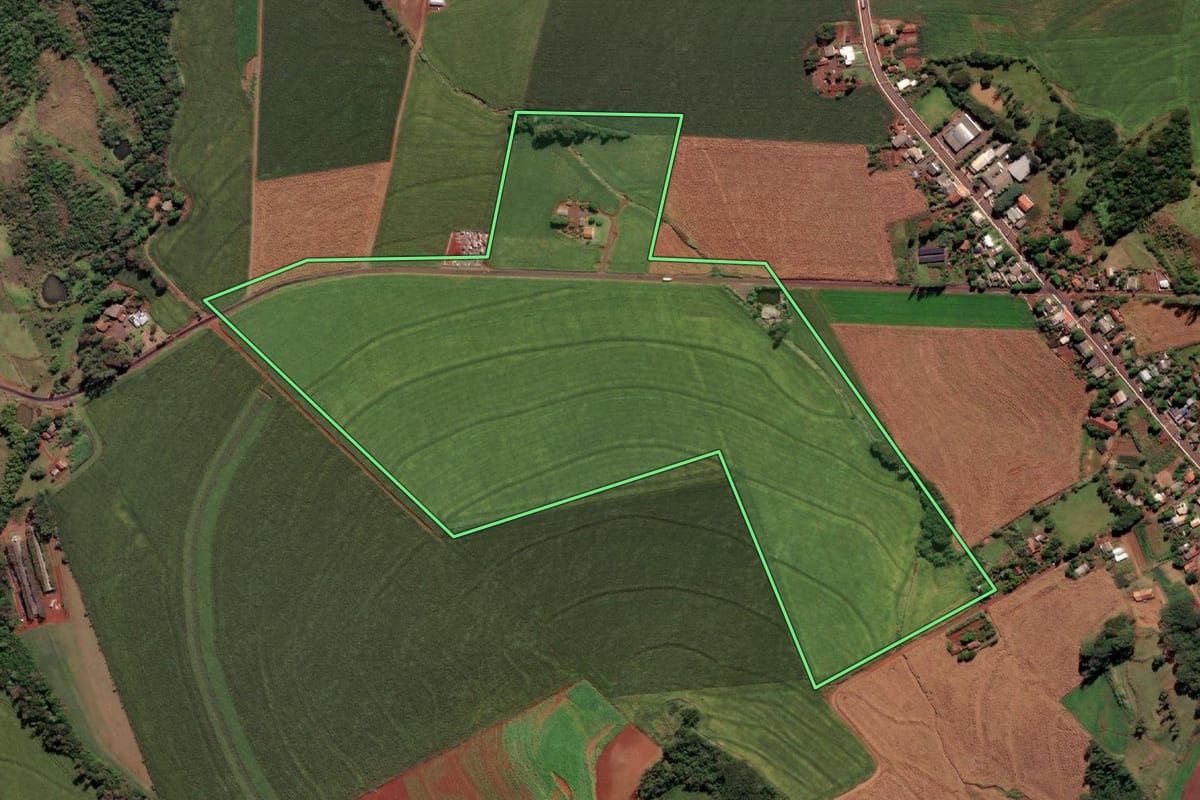 Imagem de satélite do imóvel rural em Missal (PR), com o contorno declarado no CAR desenhado por cima.
