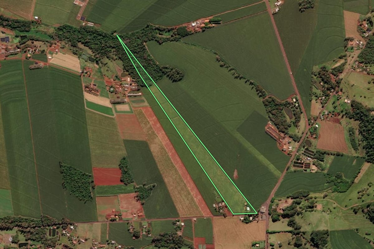 Imagem de satélite do imóvel rural em Missal (PR), com o contorno declarado no CAR desenhado por cima.