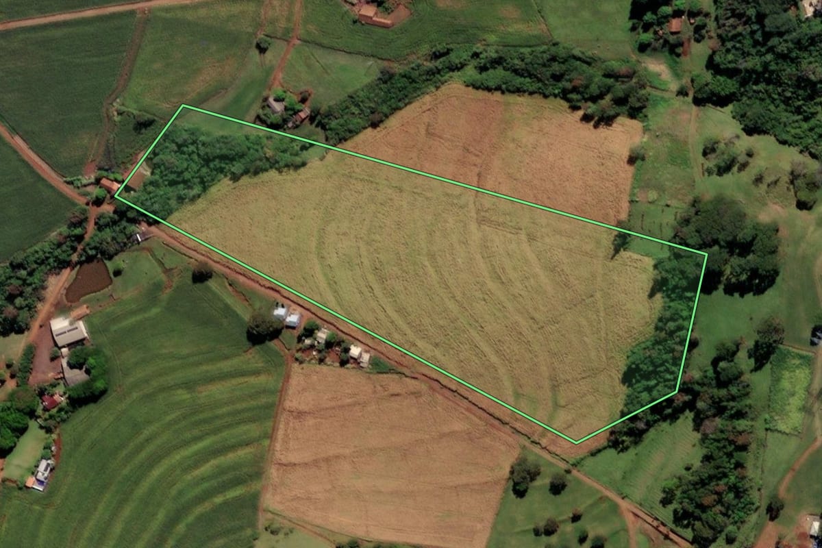 Imagem de satélite do imóvel rural em Missal (PR), com o contorno declarado no CAR desenhado por cima.