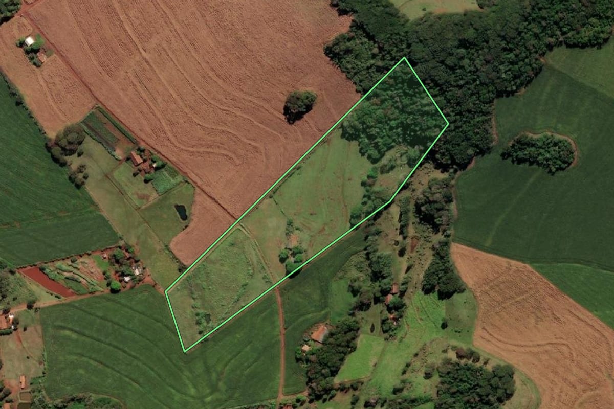 Imagem de satélite do imóvel rural em Missal (PR), com o contorno declarado no CAR desenhado por cima.