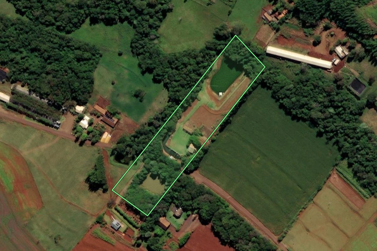 Imagem de satélite do imóvel rural em Missal (PR), com o contorno declarado no CAR desenhado por cima.