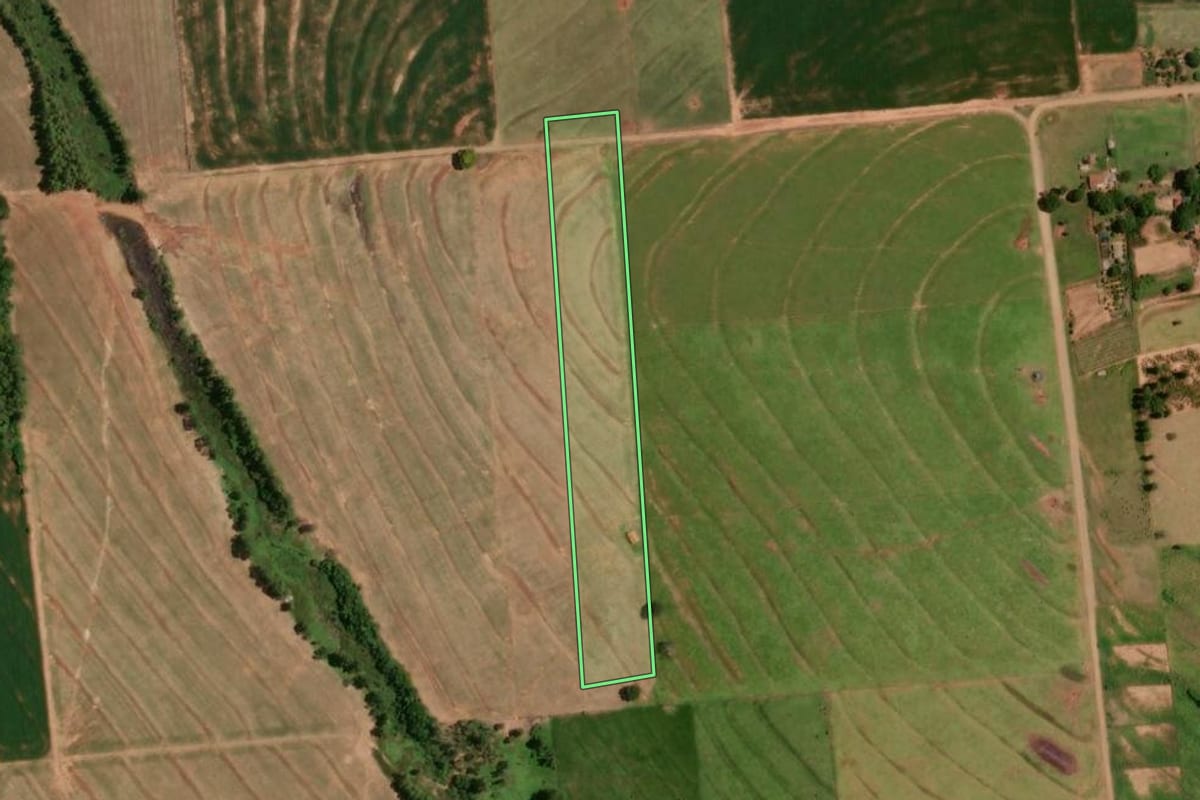 Imagem de satélite do imóvel rural em Moreira Sales (PR), com o contorno declarado no CAR desenhado por cima.