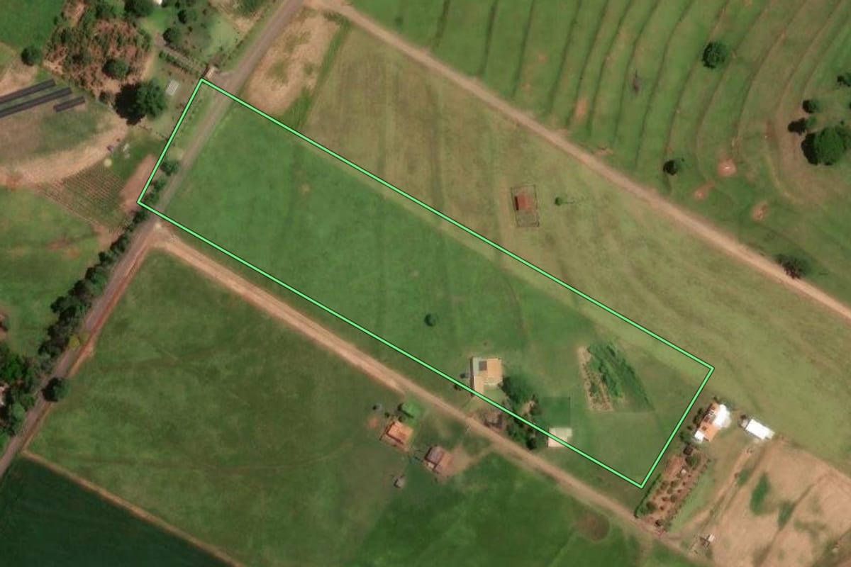 Imagem de satélite do imóvel rural em Moreira Sales (PR), com o contorno declarado no CAR desenhado por cima.