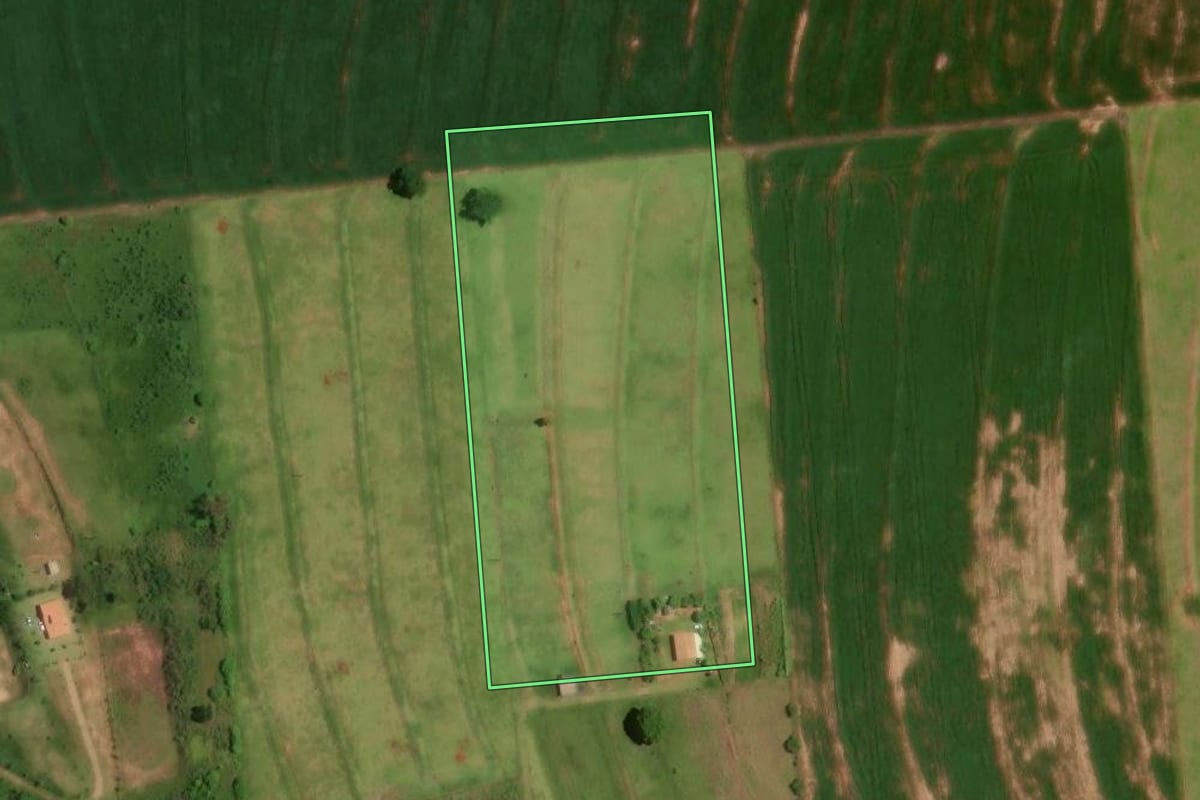 Imagem de satélite do imóvel rural em Moreira Sales (PR), com o contorno declarado no CAR desenhado por cima.